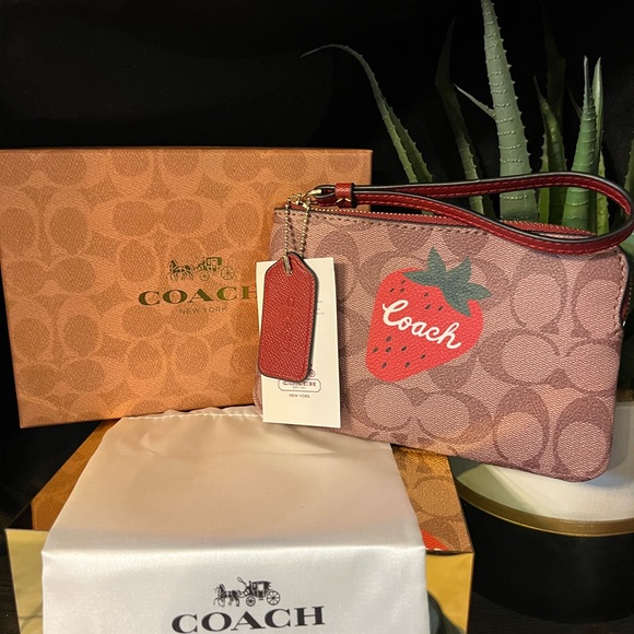 Coach Strawberry Signature Wristlet | NWT |Canvas w/ Box & Dust Bag - Picture 10 of 11